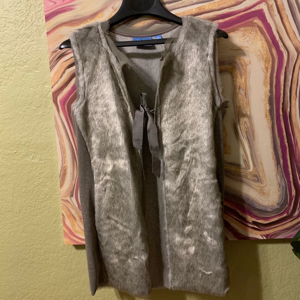 Vera Wang fur vest size S